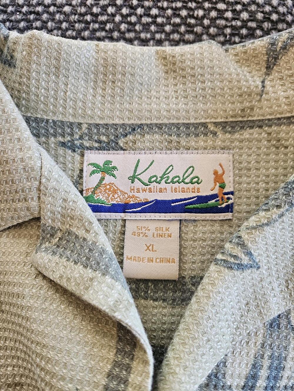 Kahala Men's XL Beige Hawaiian Island Short-Sleeve Shirt